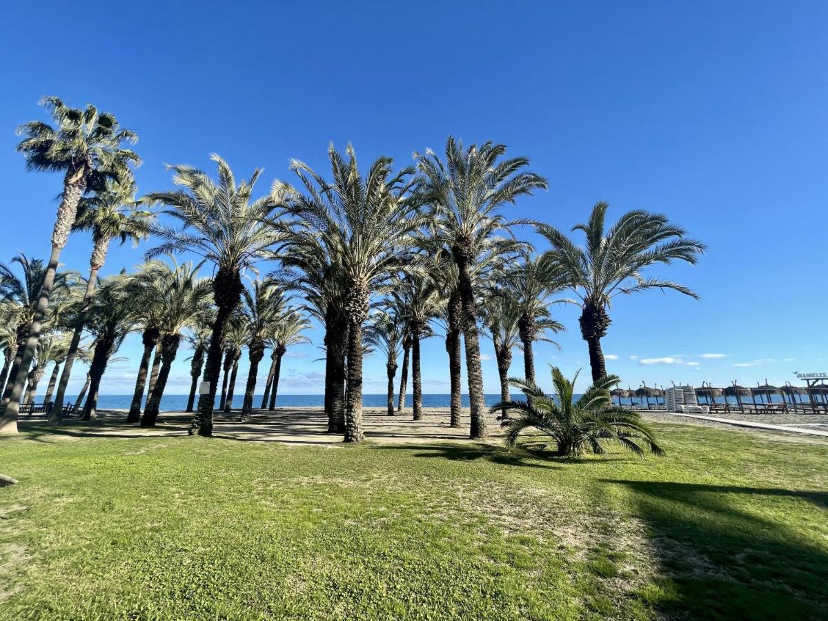 Exclusive Beachfront Apartment Torremolinos - Pool - Paddle - Tenis - Wifi - Central Aircon מראה חיצוני תמונה