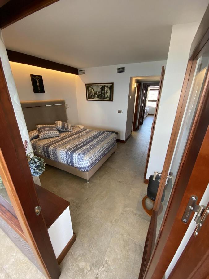 Exclusive Beachfront Apartment Torremolinos - Pool - Paddle - Tenis - Wifi - Central Aircon מראה חיצוני תמונה